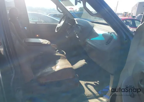 2002 Ford F-150 Lariat/Xlt из США, поврежденный, VIN 1FTRW08L12KB74302